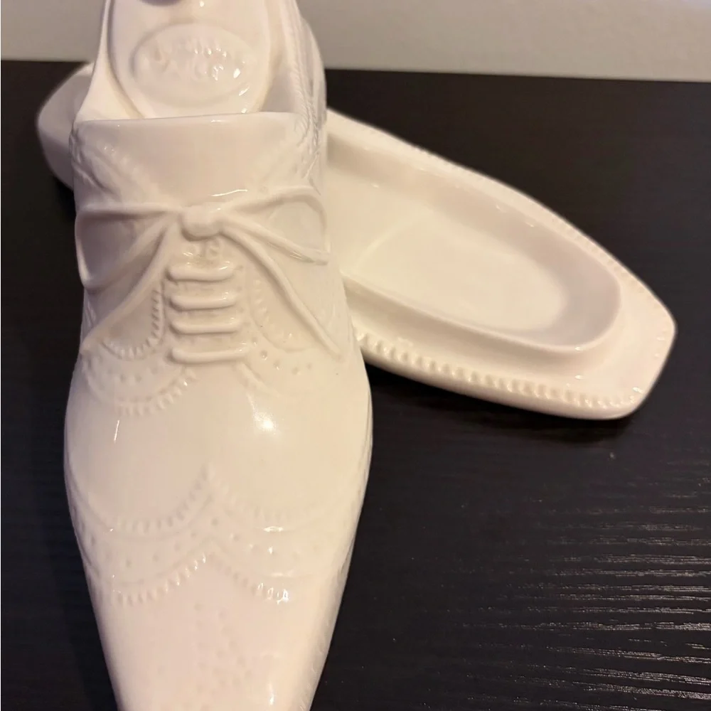 Jonathan Adler Shoe “Butter Dish” - like new! - Picture 2 of 4